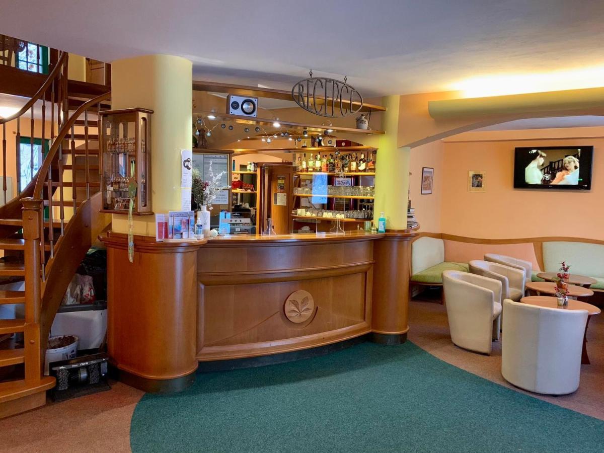 Hotel Loucky Літвінов Екстер'єр фото