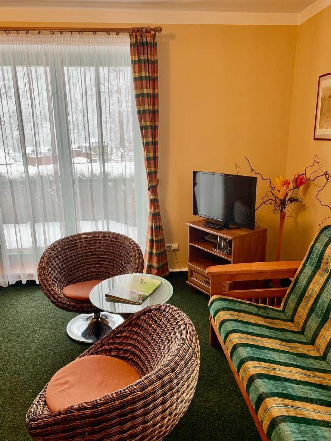 Hotel Loucky Літвінов Екстер'єр фото