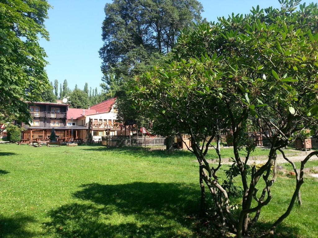 Hotel Loucky Літвінов Екстер'єр фото